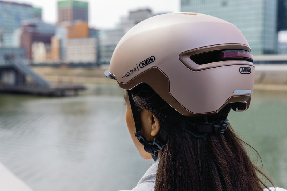 ABUS Helm HUD-Y race grey – Bild 7